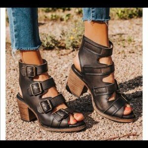 Freebird by Steven Women's Leather Black Quail Strap Heeled Sandals Size 9